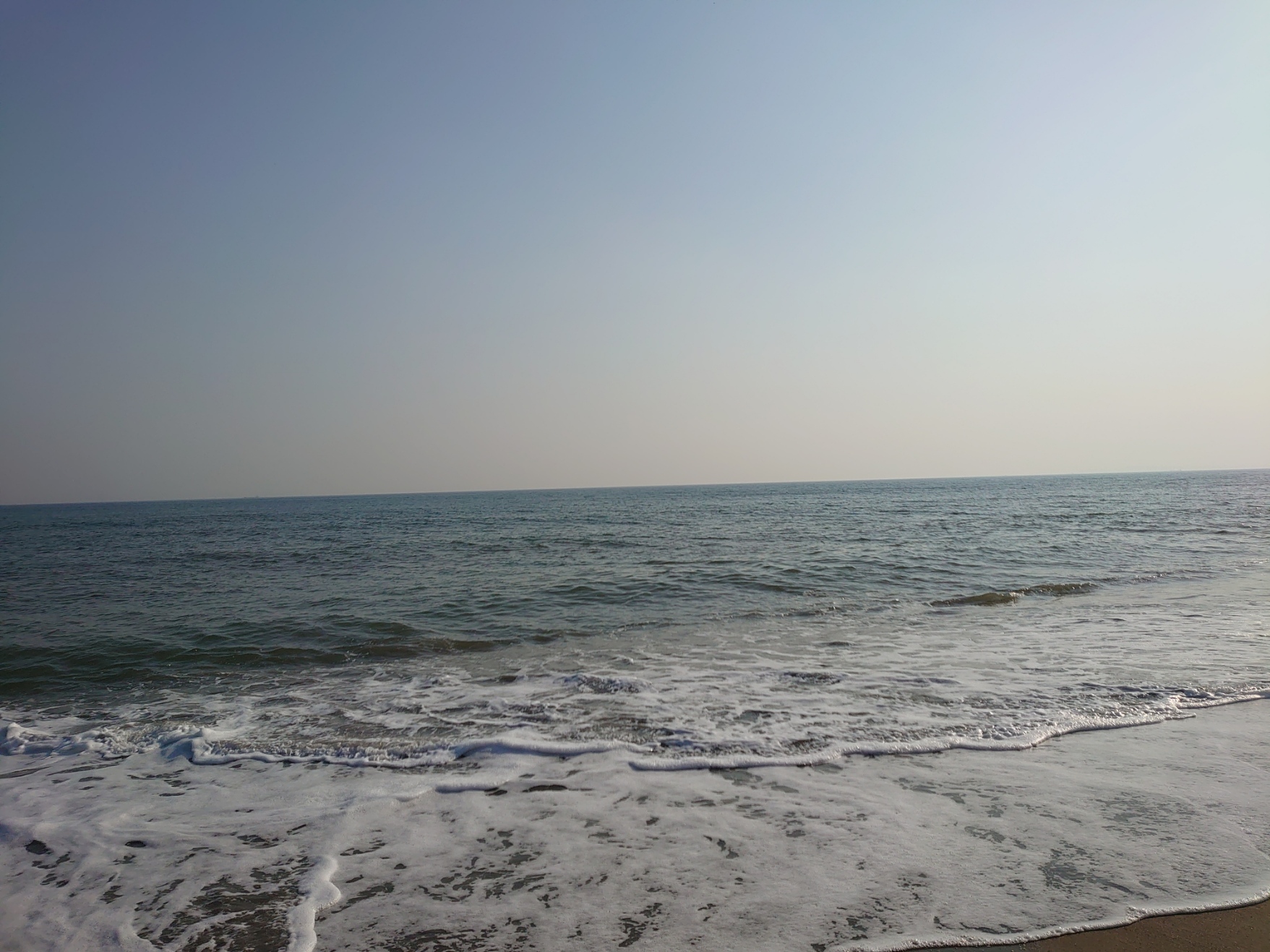 夕暮れの海
